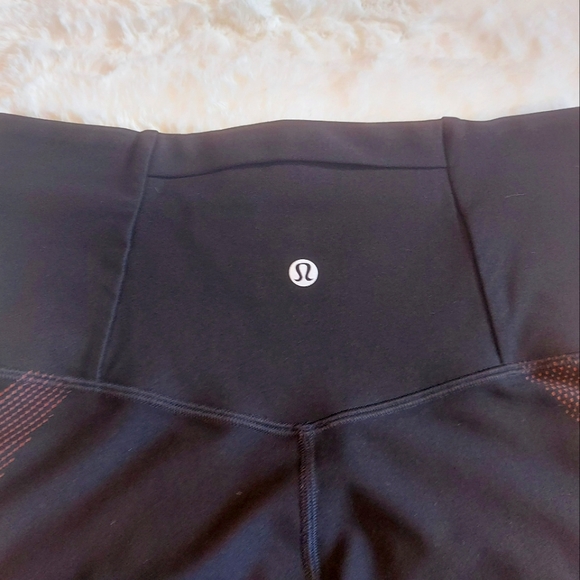 Lululemon ~ Mapped Out High-Rise Tight 28". Size 6. - Picture 12 of 13